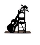 silueta-de-hierro-silla-y-guitarra-espanola